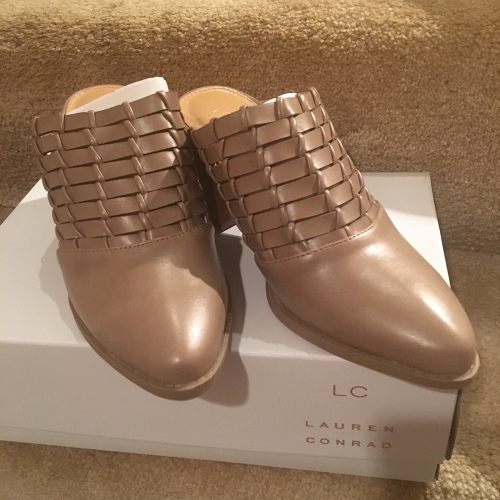NWT LC Lauren Conrad Taupe mules 6.5